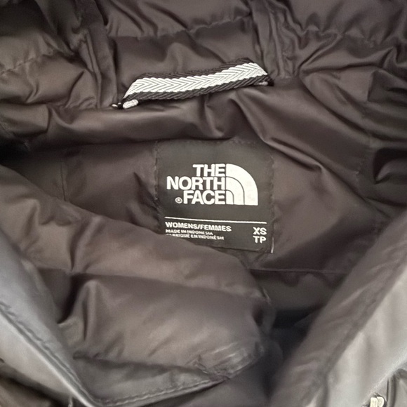 The North Face Women's down Puffer Vest - Picture 2 of 3